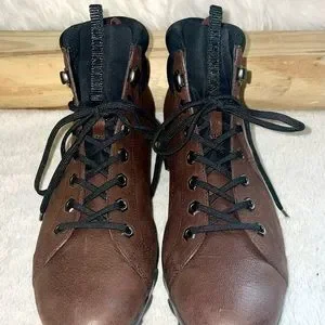 ?PRADA Leather Shark High Top Sneakers Boots Shoes / US Size 8 4T1846 Like New! Prada Men main image 3